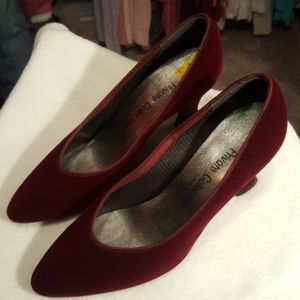 PRIVATE COLLECTION ♡ Gorgeous Vintage RAPTURE Wine Red Velvet 3" Heels 5B